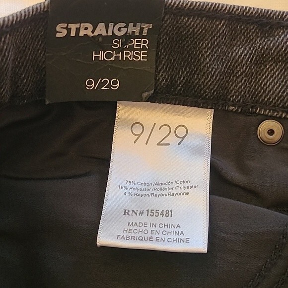 SIMPLE SOCIETY Black Super High Rise Straight Mom Jean Cropped Raw Hem 9/29 - Picture 9 of 13